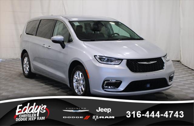 2023 Chrysler Pacifica Touring L for sale in Wichita, KS
