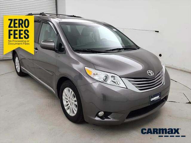2017 Toyota Sienna XLE 8 Passenger for sale in Columbus, OH