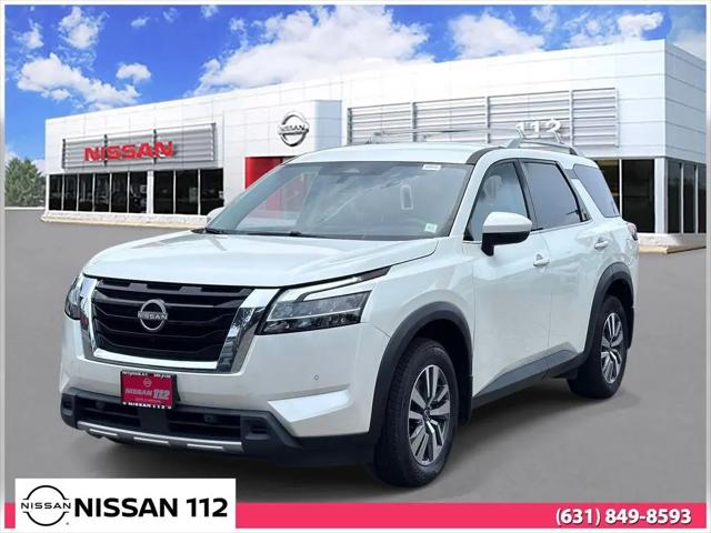 2023 Nissan Pathfinder SL 4WD for sale in PATCHOGUE, NY