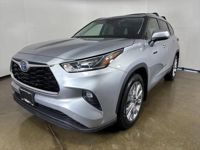 2020 Toyota Highlander Hybrid Limited for sale in Madison, WI