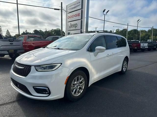 2022 Chrysler Pacifica Touring L for sale in Wooster, OH