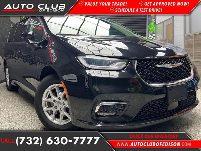 2023 Chrysler Pacifica Touring L for sale in Edison, NJ