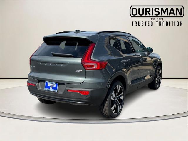 2026 Volvo XC40 Plus, B5 AWD Gas mild hybrid, Dark