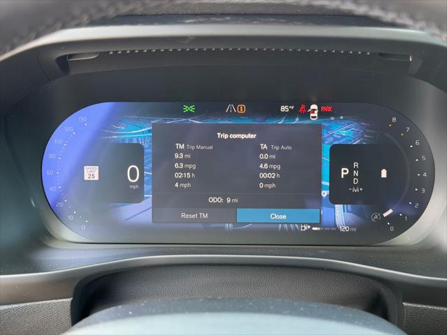 2026 Volvo XC40 Plus, B5 AWD Gas mild hybrid, Dark