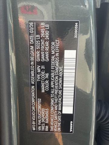 2026 Volvo XC40 Plus, B5 AWD Gas mild hybrid, Dark