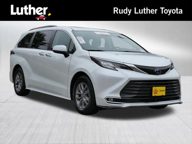 2022 Toyota Sienna XLE for sale in Minneapolis, MN