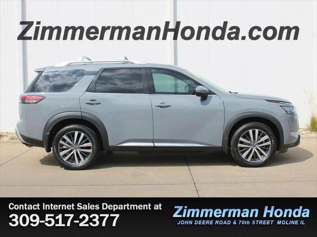 2022 Nissan Pathfinder Platinum 4WD for sale in Moline, IL