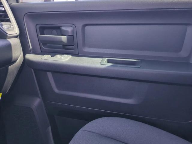 2026 Ram 2500 Black Express Crew Cab 4x4 64 Box