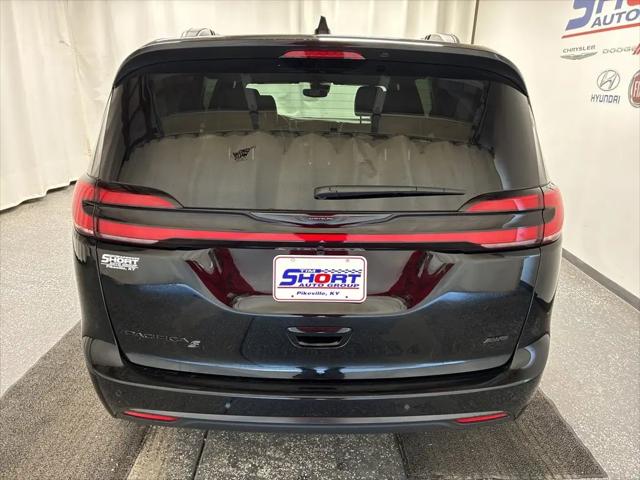 2026 Chrysler Pacifica Select AWD