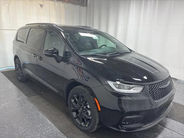 2026 Chrysler Pacifica Select AWD