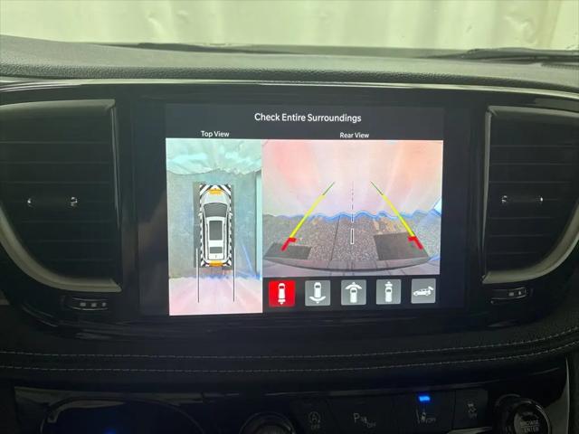 2026 Chrysler Pacifica Select AWD