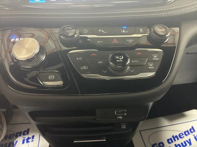 2026 Chrysler Pacifica Select AWD