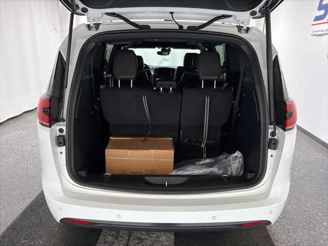 2026 Chrysler Pacifica Limited AWD
