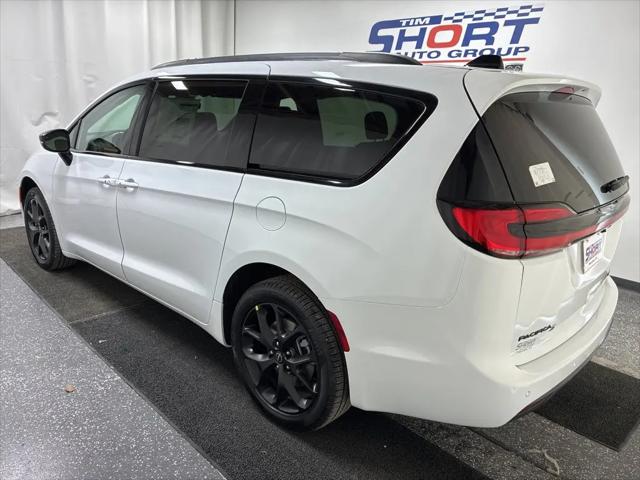 2026 Chrysler Pacifica Limited AWD