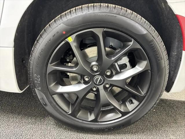 2026 Chrysler Pacifica Limited AWD