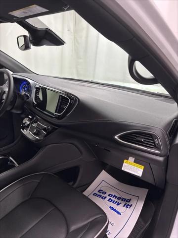 2026 Chrysler Pacifica Limited AWD