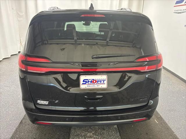2027 Chrysler Pacifica Limited AWD