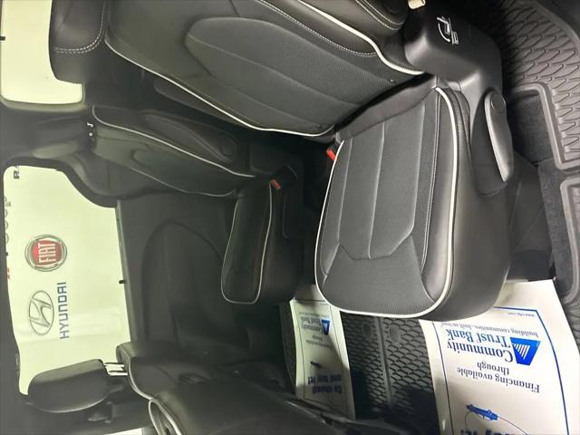 2027 Chrysler Pacifica Limited AWD