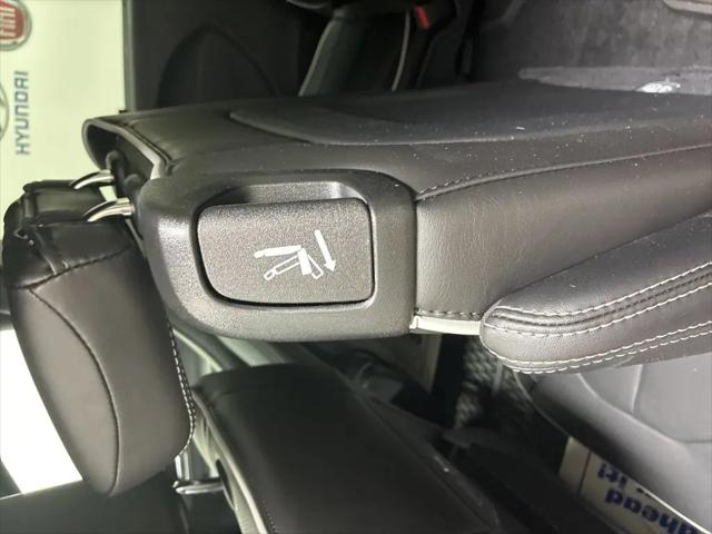 2027 Chrysler Pacifica Limited AWD
