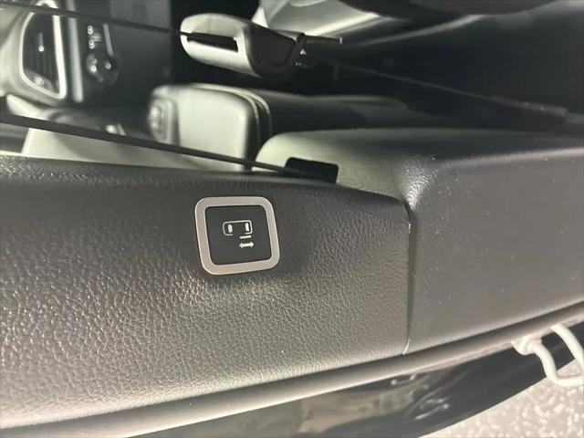 2027 Chrysler Pacifica Limited AWD