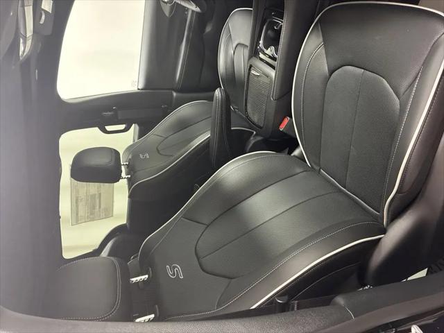 2027 Chrysler Pacifica Limited AWD