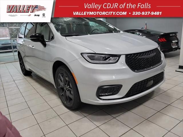 2026 Chrysler Pacifica Select AWD for sale in Cuyahoga Falls, OH