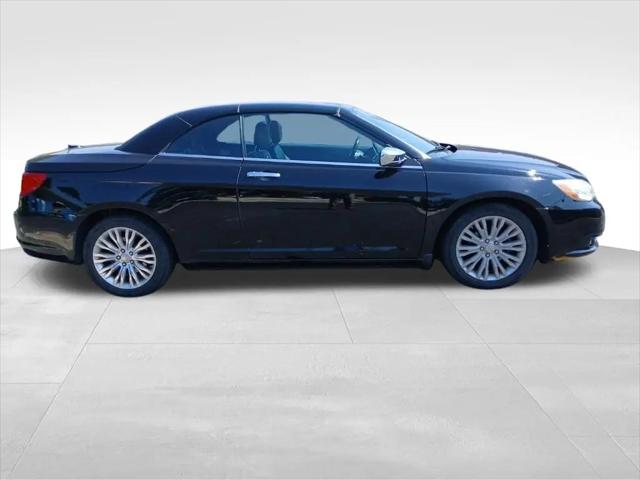 2012 Chrysler 200 Limited for sale in Ottawa, IL