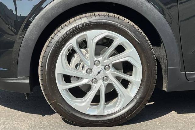 2027 Chevrolet Bolt LT FWD