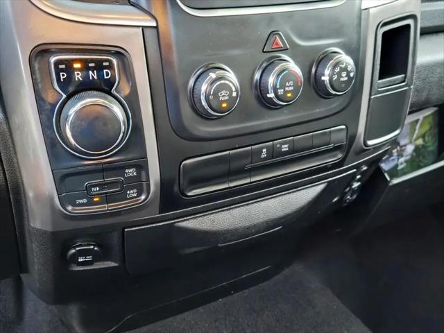 2024 Ram 1500 Classic SLT Quad Cab 4x4 64 Box