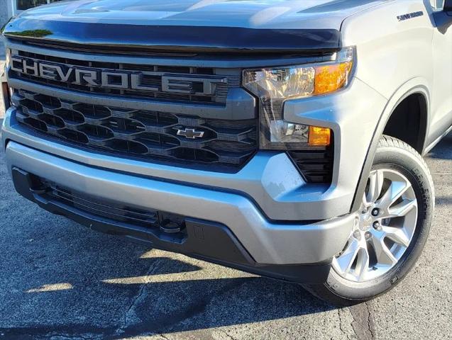 2023 Chevrolet Silverado 1500 4WD Crew Cab Short Bed Custom 2023 Chevrolet Silverado 1500 4WD Crew Cab Short Bed Custom