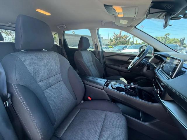 2025 Nissan Rogue SV FWD
