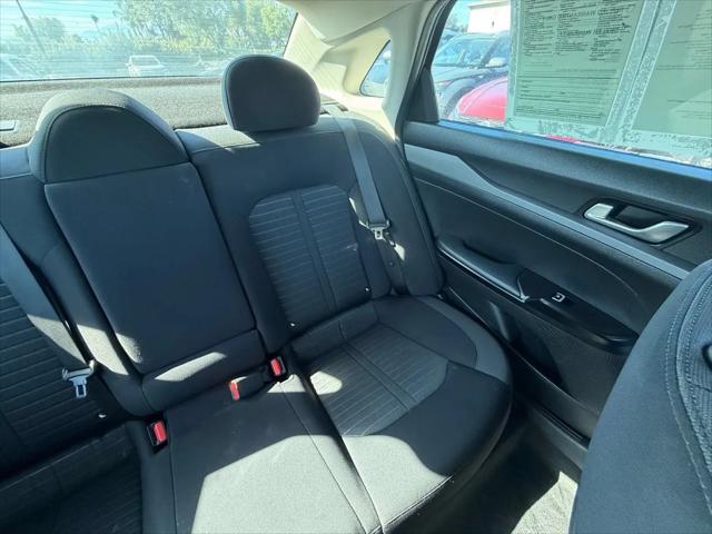 2025 Kia K5 LXS