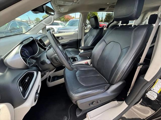 2022 Chrysler Pacifica Touring L