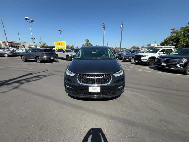 2023 Chrysler Pacifica Hybrid Touring L