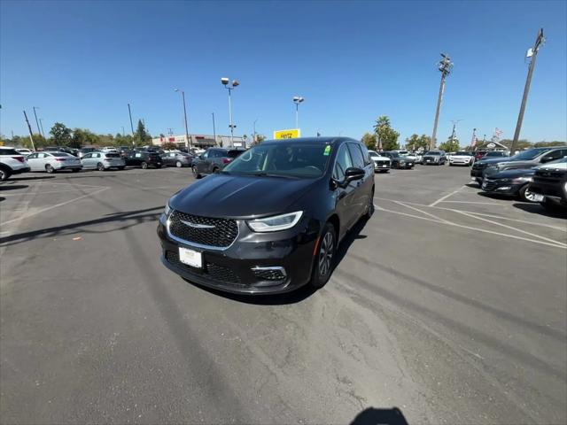 2023 Chrysler Pacifica Hybrid Touring L