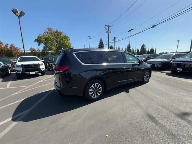2023 Chrysler Pacifica Hybrid Touring L