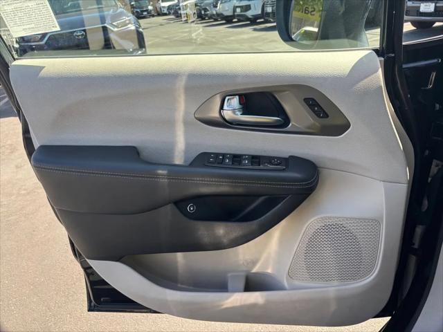 2023 Chrysler Pacifica Hybrid Touring L