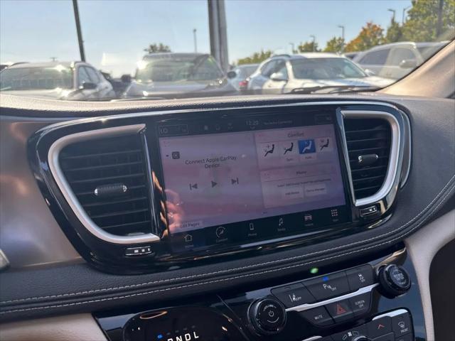 2023 Chrysler Pacifica Hybrid Touring L