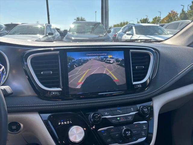 2023 Chrysler Pacifica Hybrid Touring L