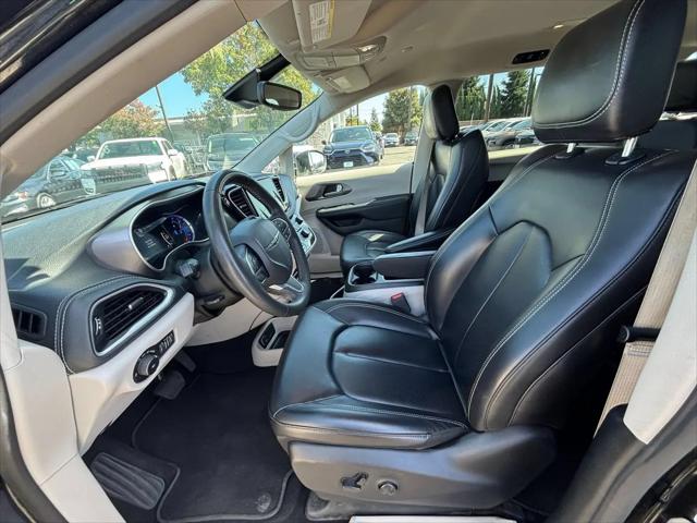 2023 Chrysler Pacifica Hybrid Touring L