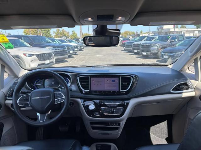 2023 Chrysler Pacifica Hybrid Touring L