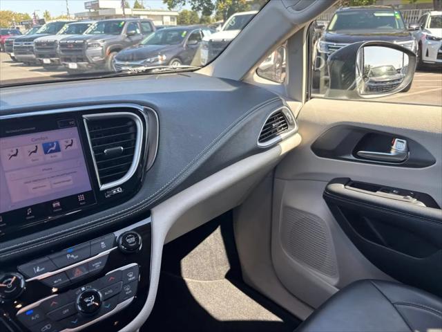 2023 Chrysler Pacifica Hybrid Touring L