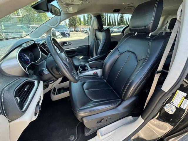 2023 Chrysler Pacifica Hybrid Touring L