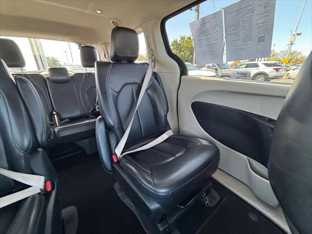 2023 Chrysler Pacifica Hybrid Touring L