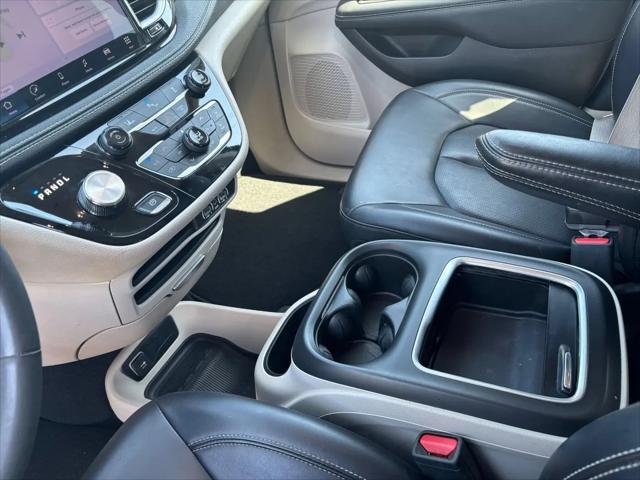 2023 Chrysler Pacifica Hybrid Touring L