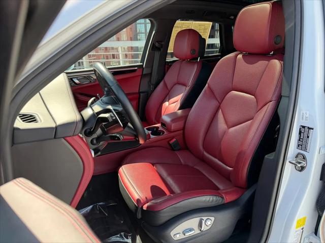 2023 Porsche Macan Macan