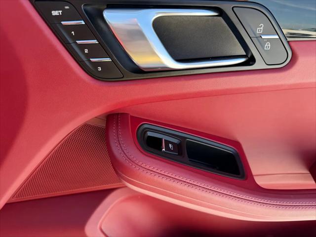 2023 Porsche Macan Macan