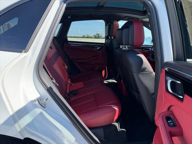 2023 Porsche Macan Macan