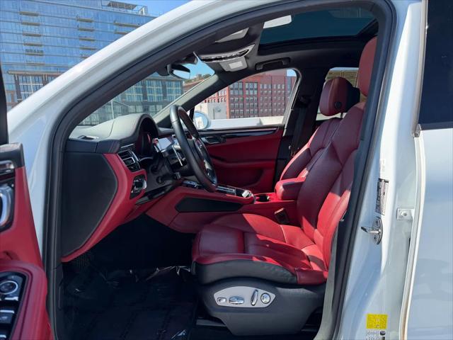 2023 Porsche Macan Macan