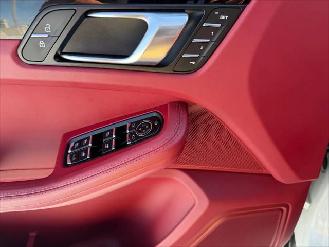 2023 Porsche Macan Macan